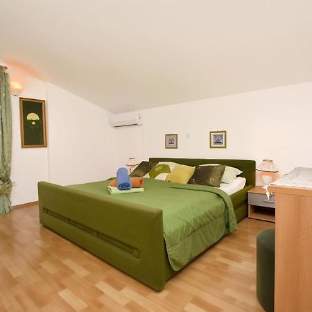 Apartment And Rooms Artina Водице Екстер'єр фото
