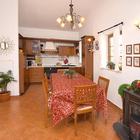 Apartment And Rooms Artina Водице Екстер'єр фото