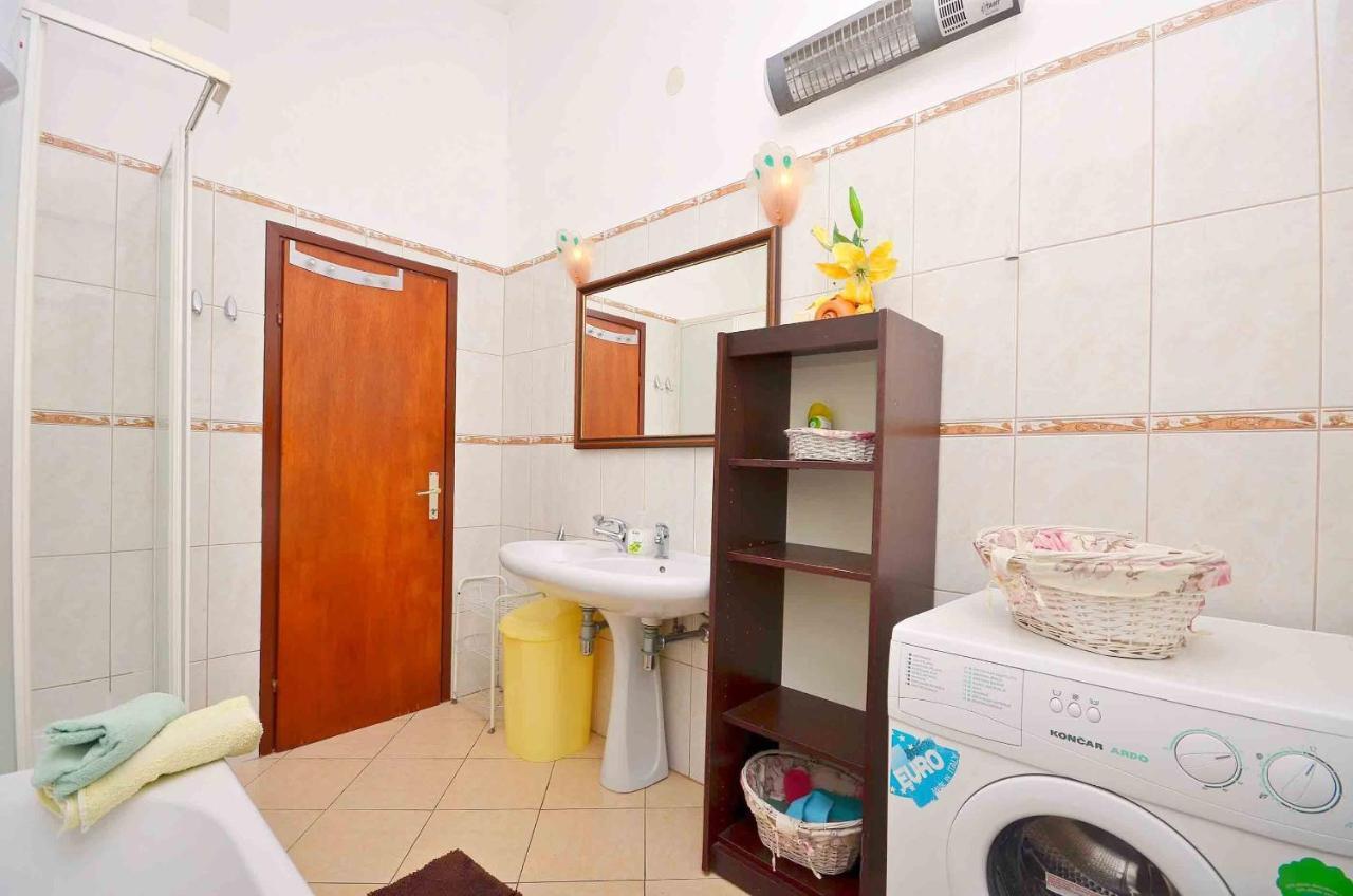 Apartment And Rooms Artina Водице Екстер'єр фото