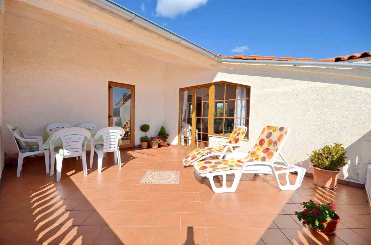 Apartment And Rooms Artina Водице Екстер'єр фото
