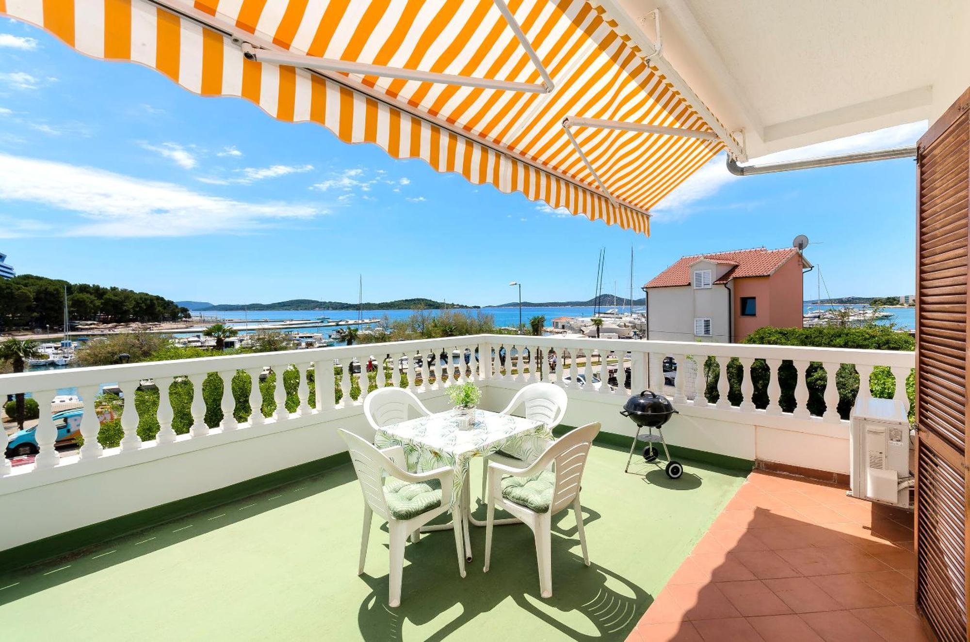 Apartment And Rooms Artina Водице Екстер'єр фото