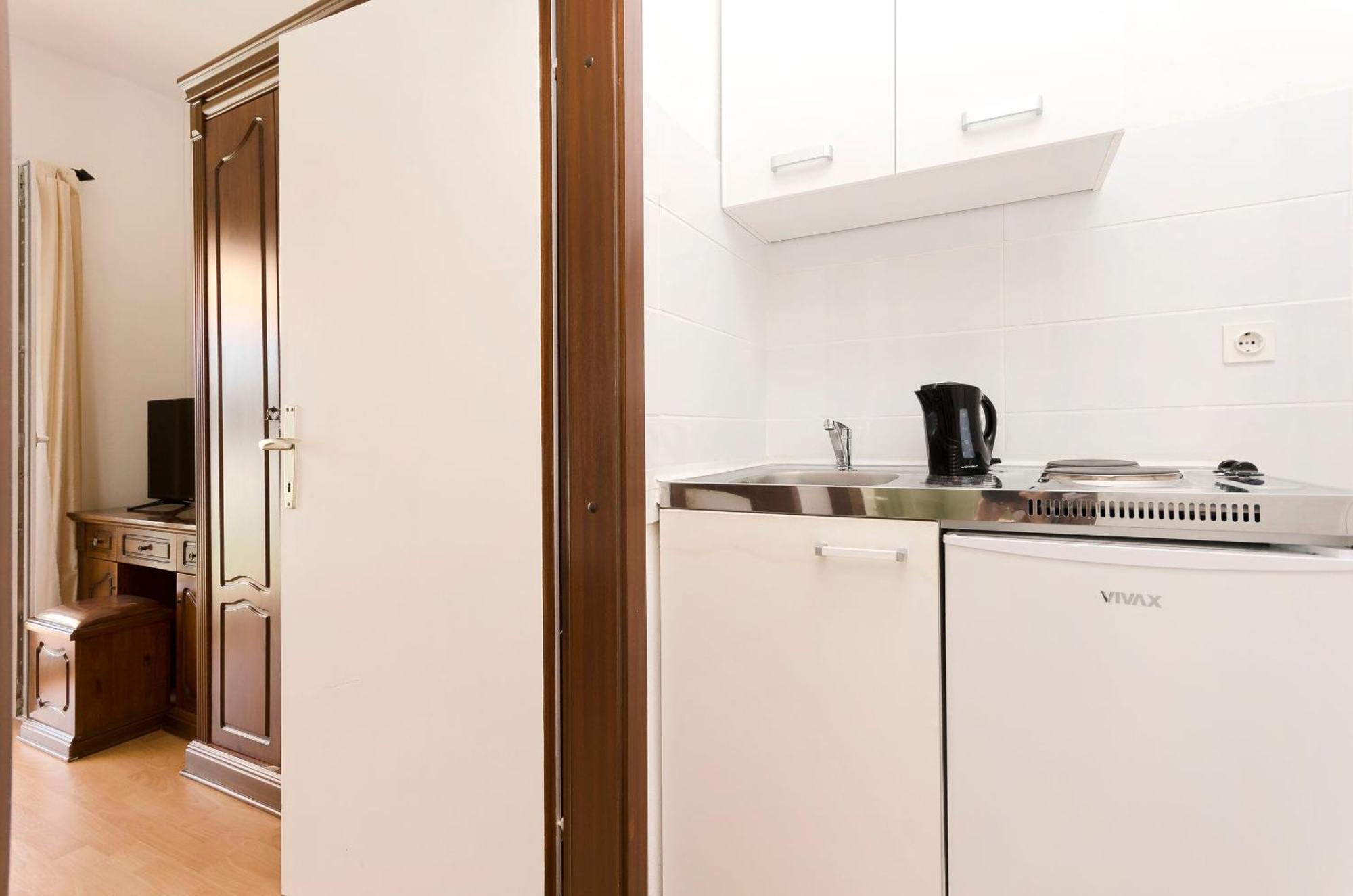 Apartment And Rooms Artina Водице Екстер'єр фото