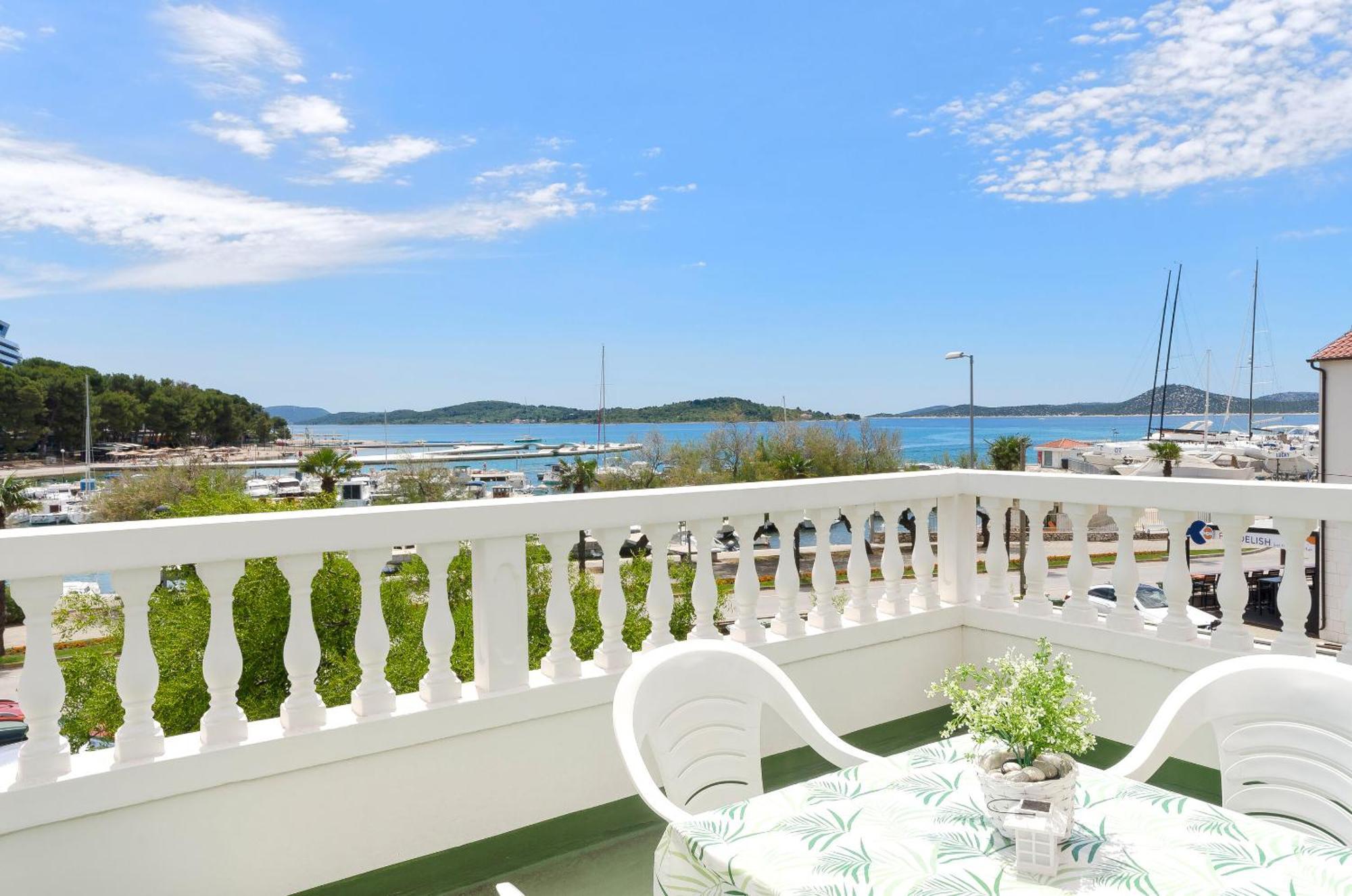 Apartment And Rooms Artina Водице Екстер'єр фото