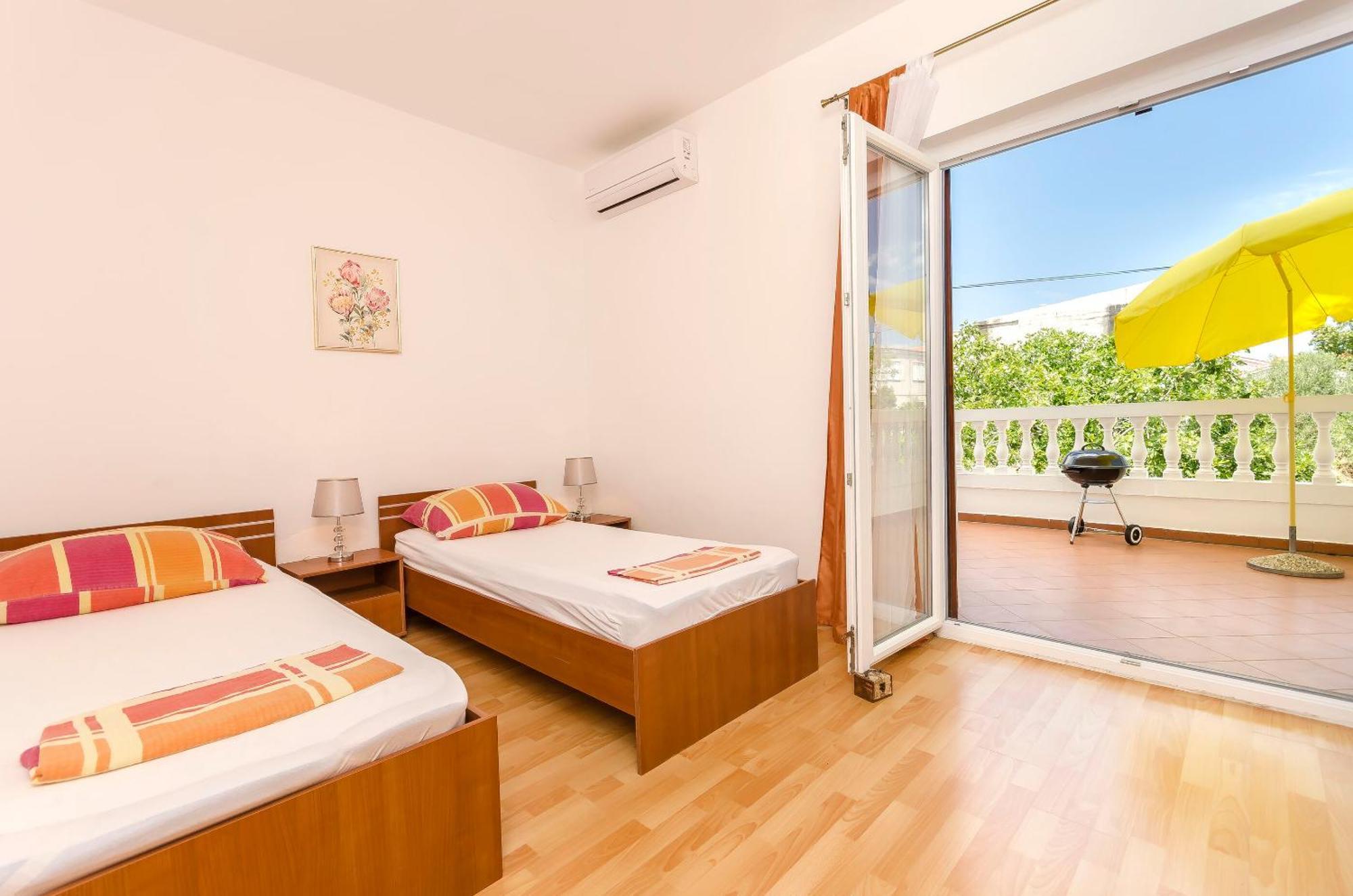 Apartment And Rooms Artina Водице Екстер'єр фото