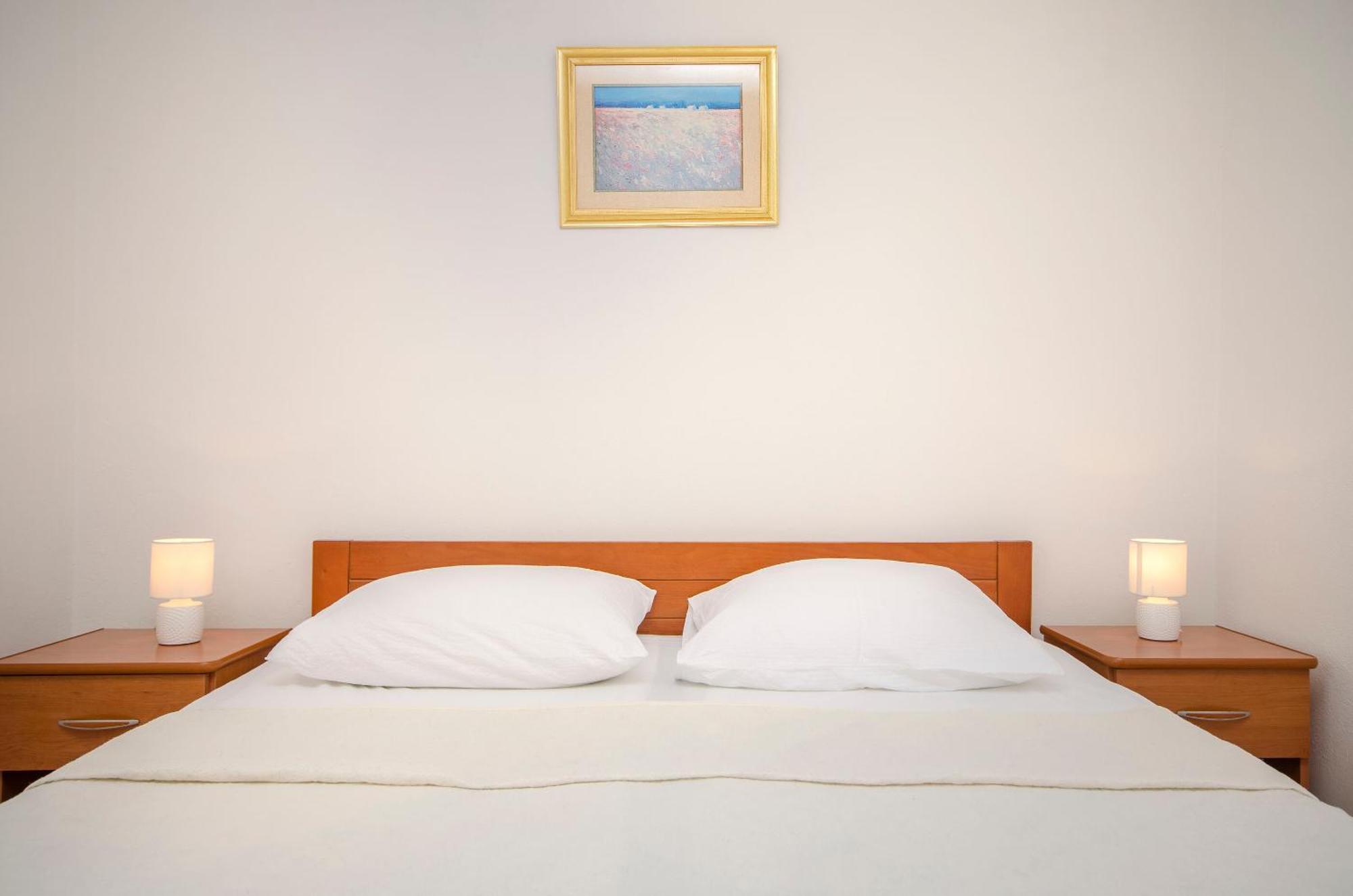 Apartment And Rooms Artina Водице Екстер'єр фото