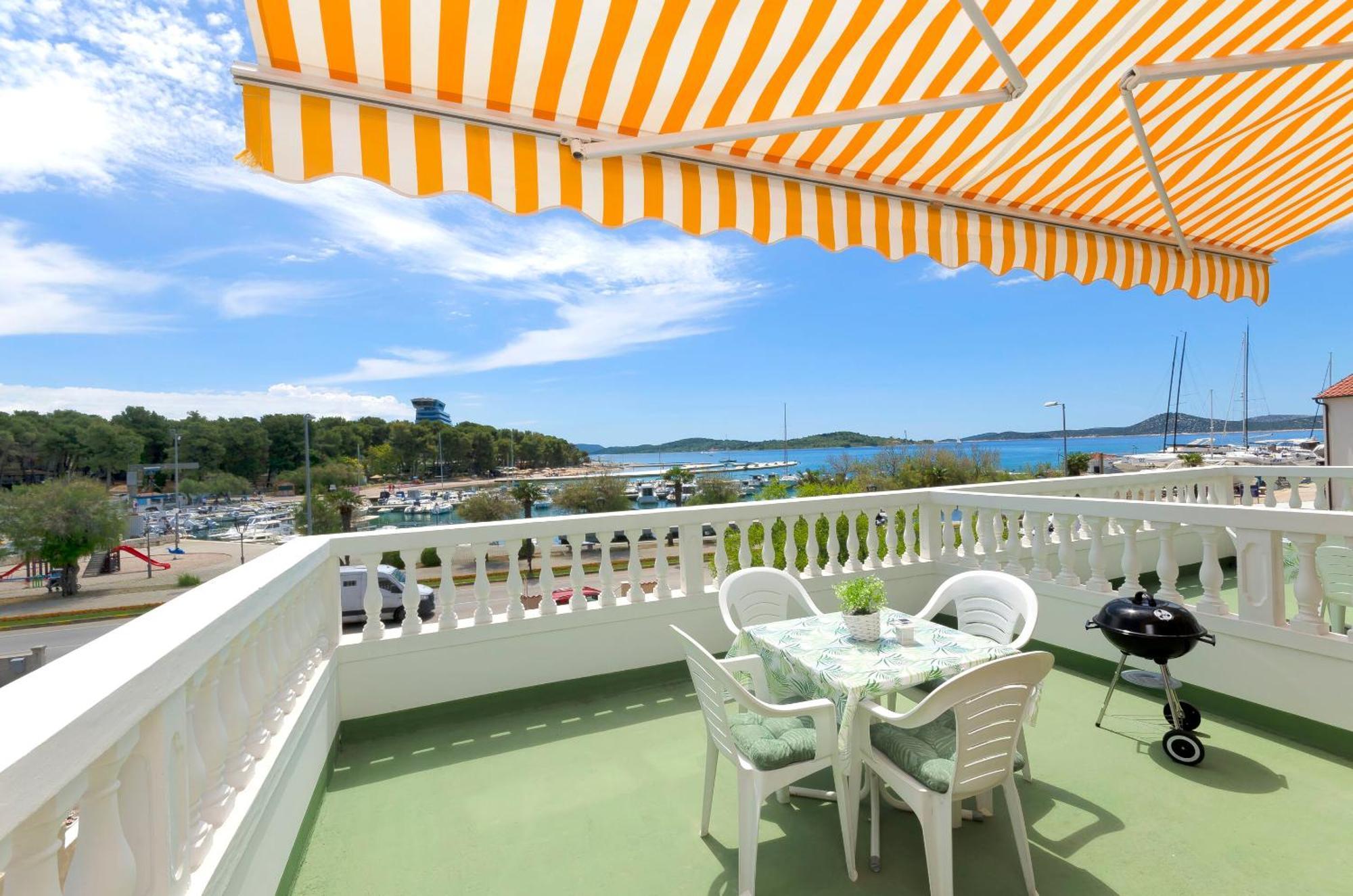 Apartment And Rooms Artina Водице Екстер'єр фото