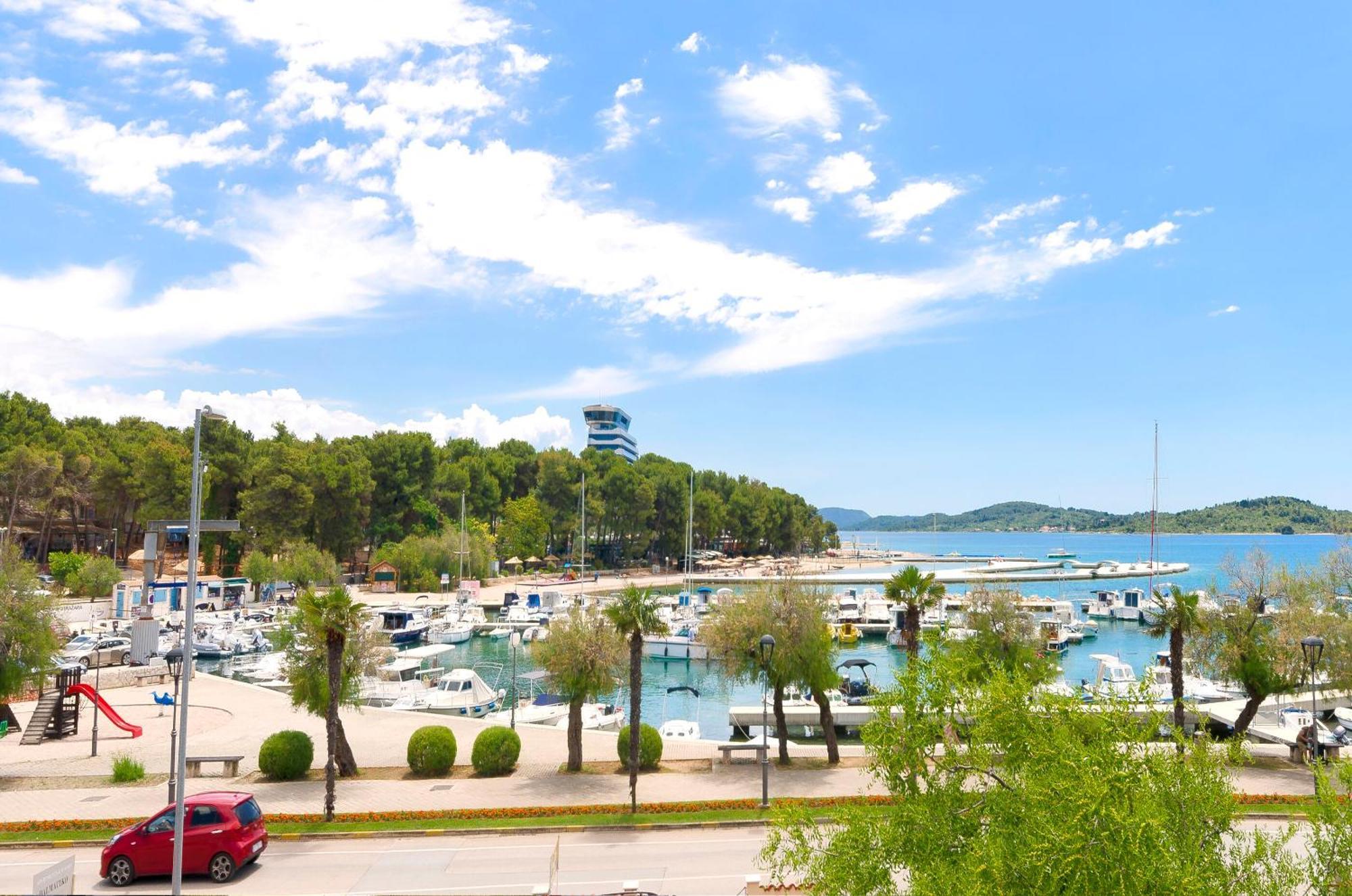 Apartment And Rooms Artina Водице Екстер'єр фото