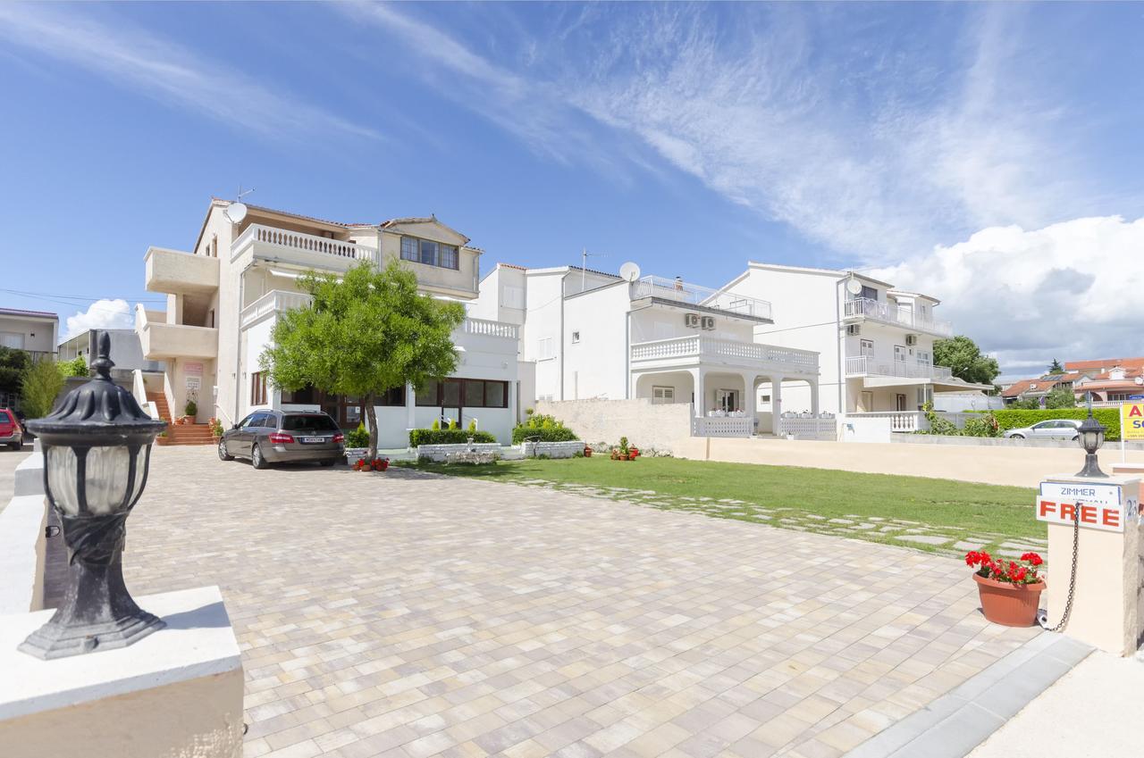 Apartment And Rooms Artina Водице Екстер'єр фото